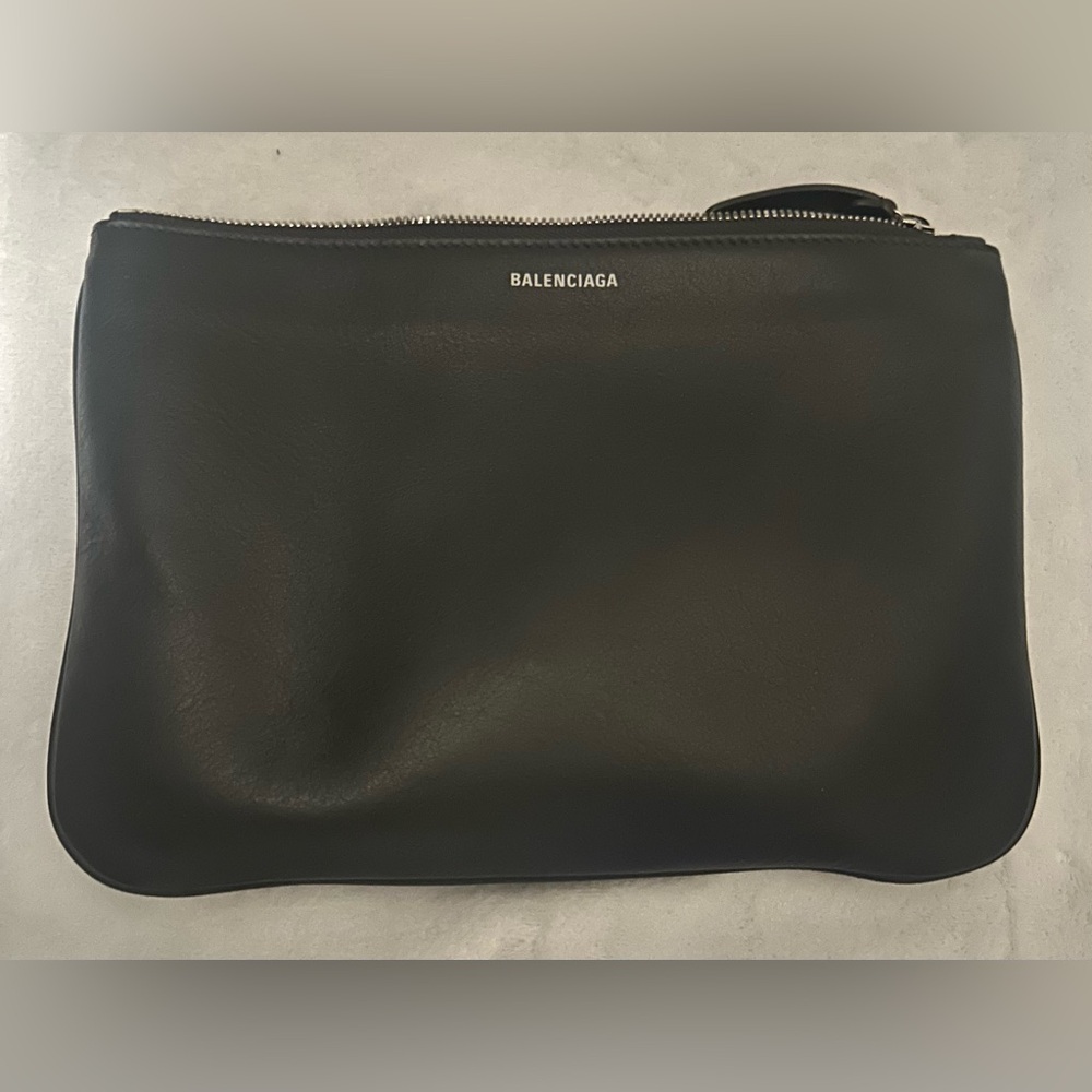 AUTHENTIC BALENCIAGA LEATHER CLUTCH.